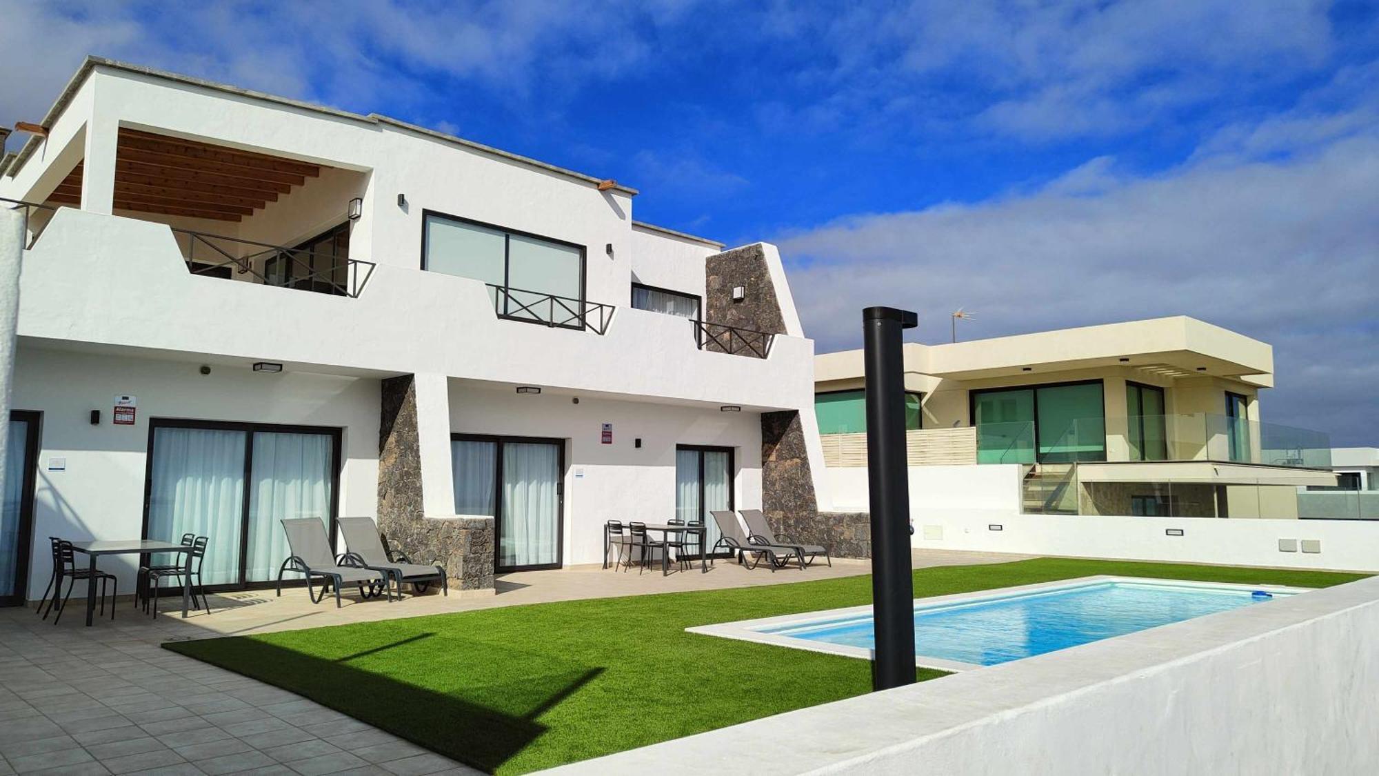 Seascape Heated Pool, Air-con, View, Adult Only Apartment *